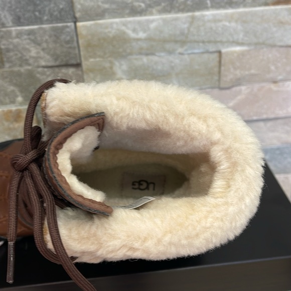 UGG Kids Butte II Cwr Snow Boot - Picture 8 of 10